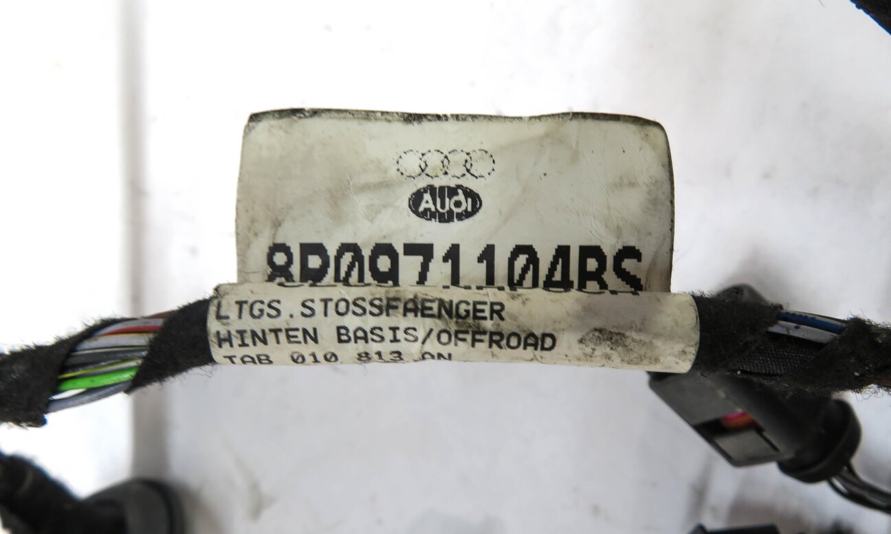 Thumbnail 3: 2013 AUDI Q5 (B8 8R) REAR PDC PARK DISTANCE SENSOR SET w/ HARNESS (IBIS WHITE)
