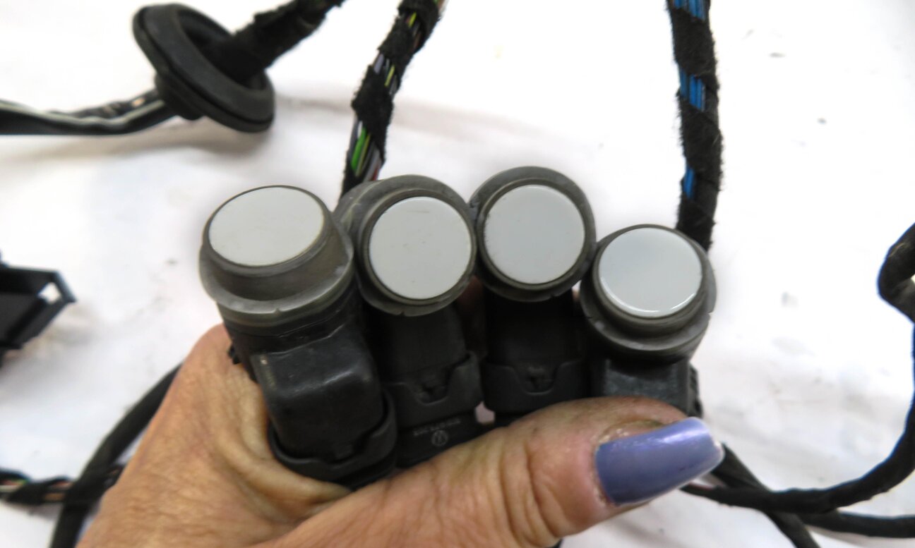 Thumbnail 4: 2013 AUDI Q5 (B8 8R) REAR PDC PARK DISTANCE SENSOR SET w/ HARNESS (IBIS WHITE)