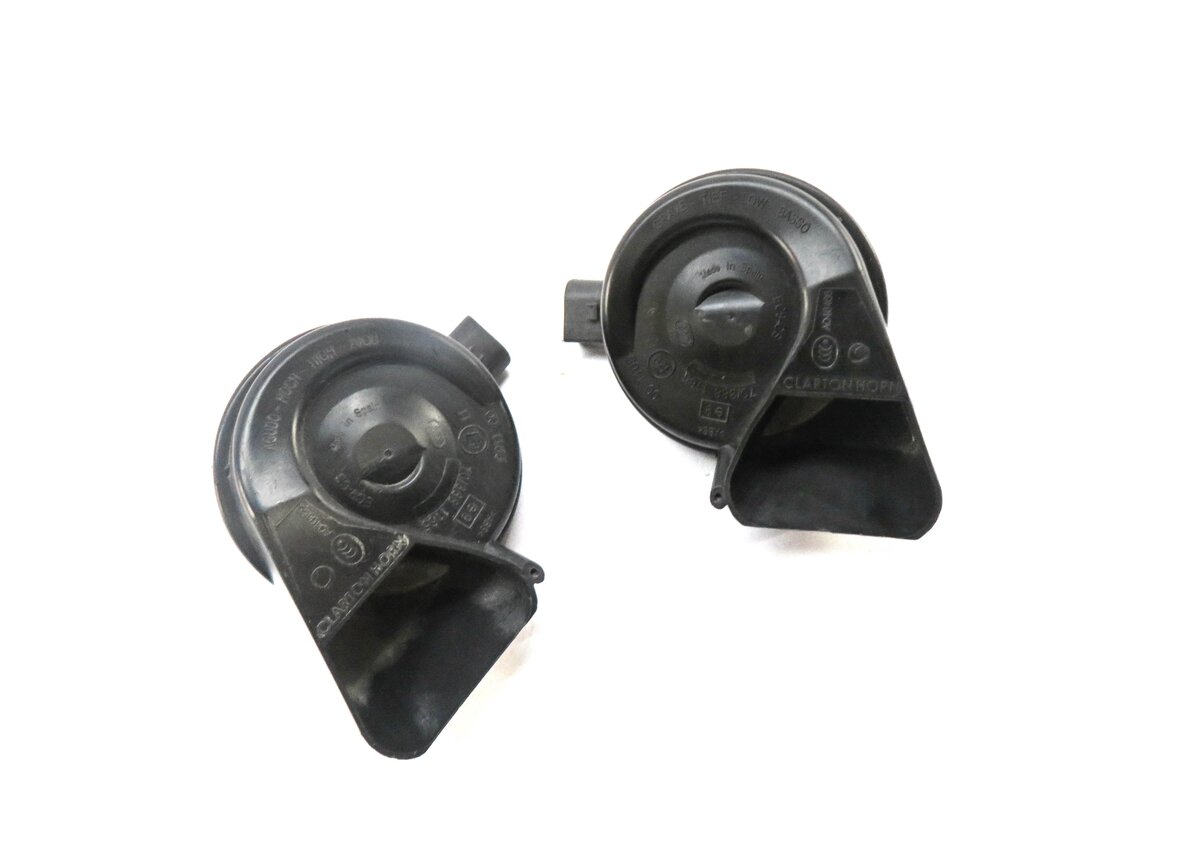 Thumbnail 1: 2008-2017 AUDI A4 A5 S4 S5 Q5 (B8 8K 8R 8T) HIGH & LOW TONE SAFETY HORN SET