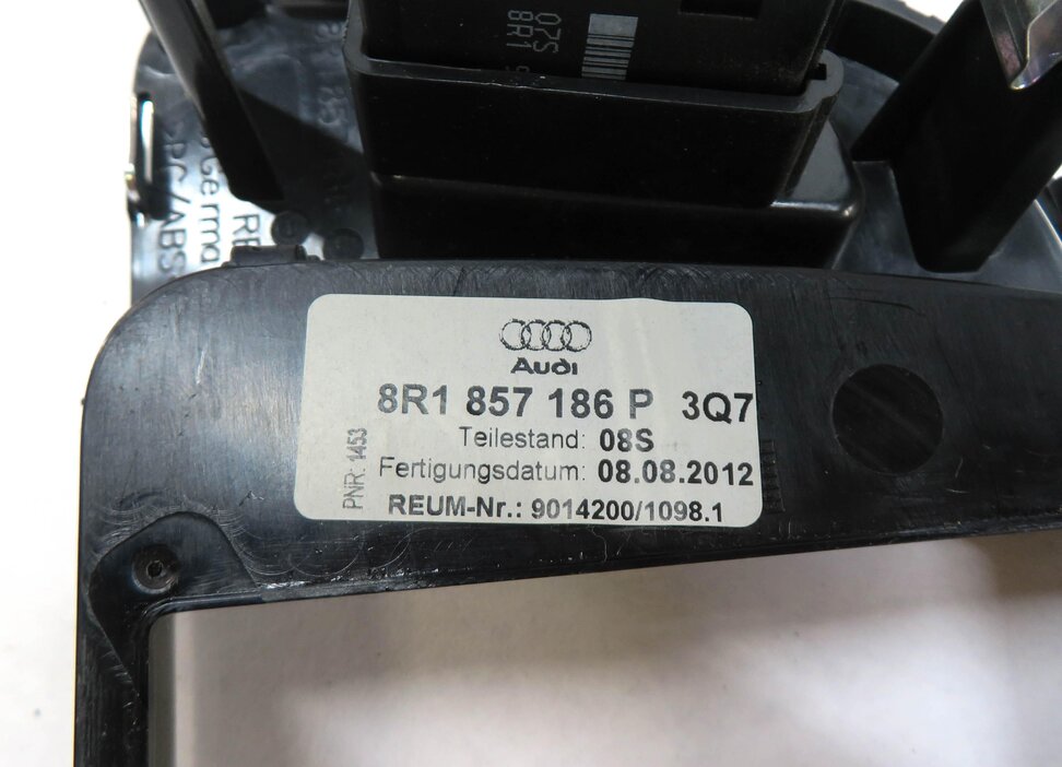 Thumbnail 5: 2013 AUDI Q5 (B8 8R) FRONT CENTER DASH GPS SCREEN TRIM BEZEL w/ HAZARD SWITCH