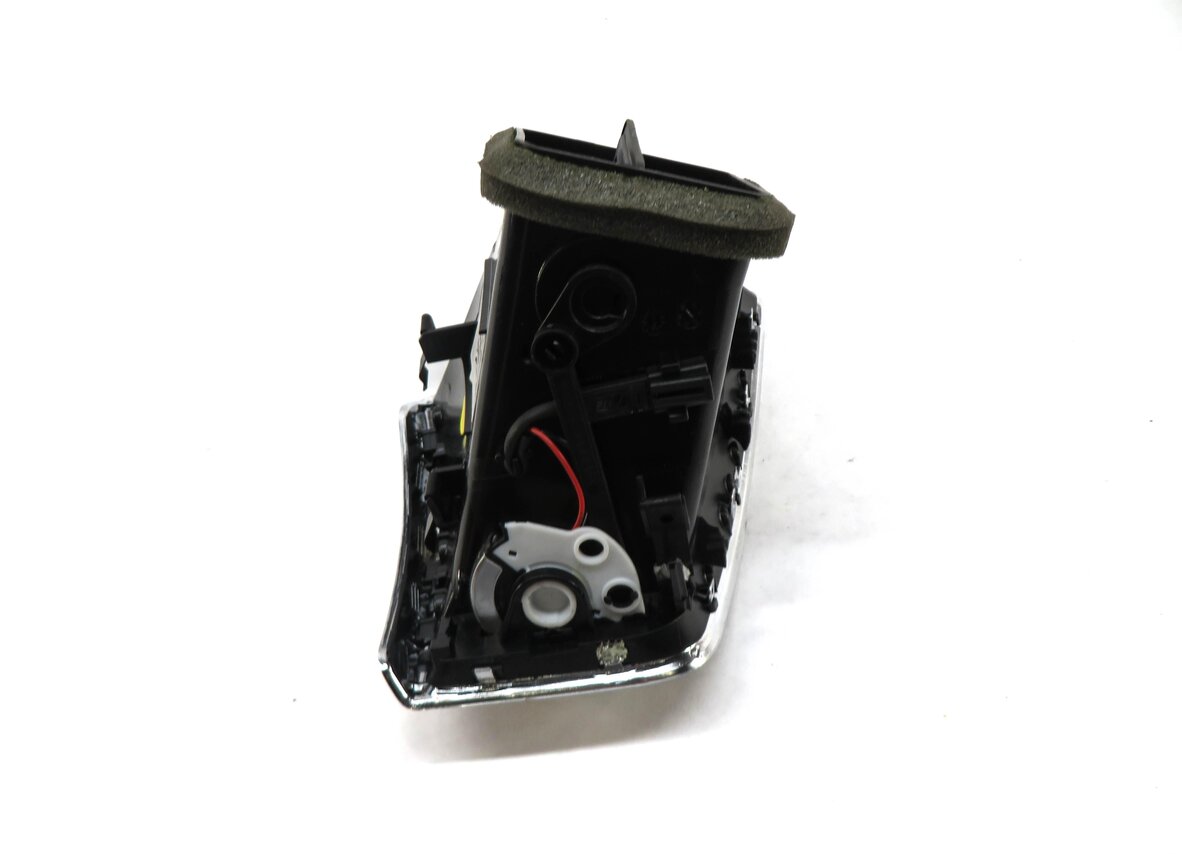 Thumbnail 4: 2013 AUDI Q5 (B8 8R) RIGHT FRONT PASSENGER OUTER DASH HEATER A/C AIR VENT