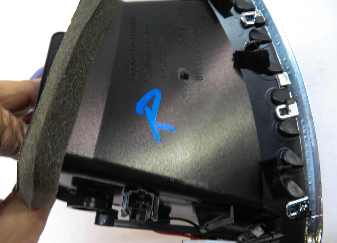 Thumbnail 5: 2013 AUDI Q5 (B8 8R) RIGHT FRONT PASSENGER OUTER DASH HEATER A/C AIR VENT