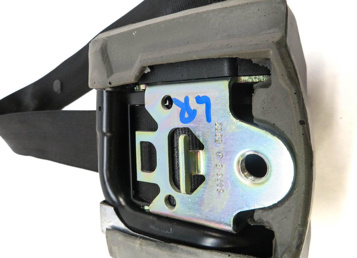 Thumbnail 4: 2013 AUDI Q5 (B8 8R) LEFT REAR SEAT SEATBELT RETRACTOR (BLACK)