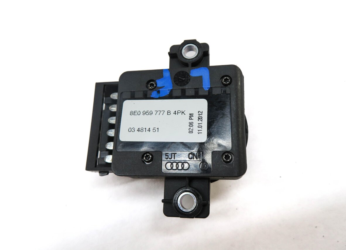 Thumbnail 4: 2013 AUDI Q5 (B8 8R) LEFT FRONT DRIVER SEAT ADJUSTMENT ADJUST SWITCH BUTTON