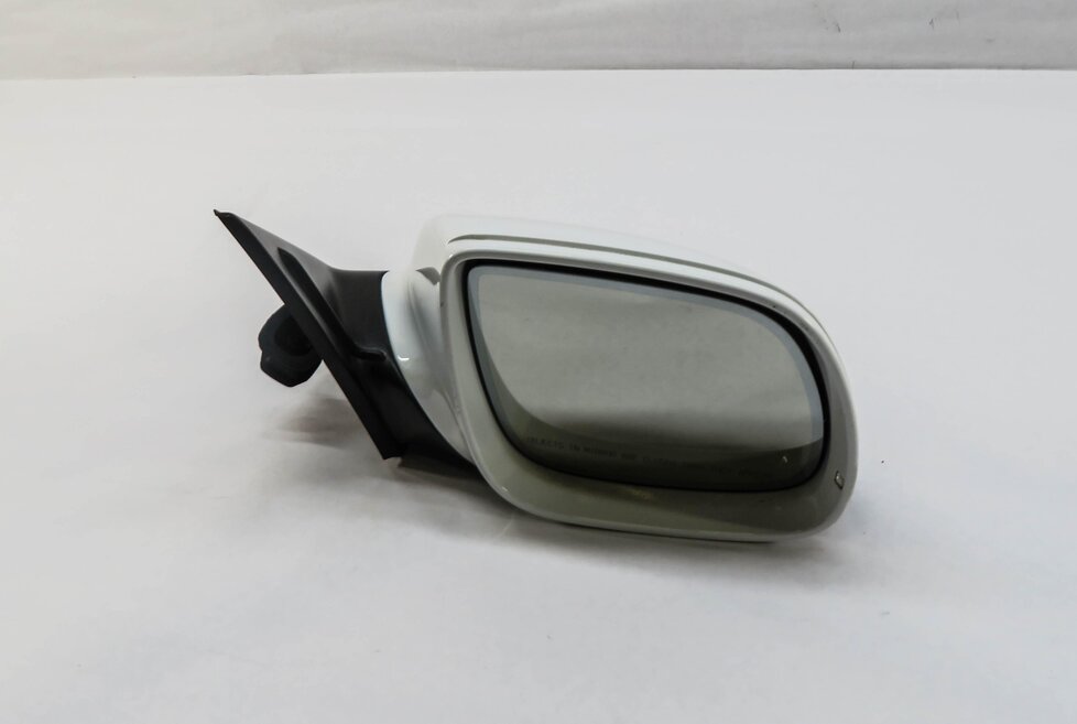 Thumbnail 1: 09-14 AUDI Q5 (8R) RIGHT P-FOLD HEAT AUTODIM MEMORY DOOR MIRROR w/ LIGHT (WHITE)