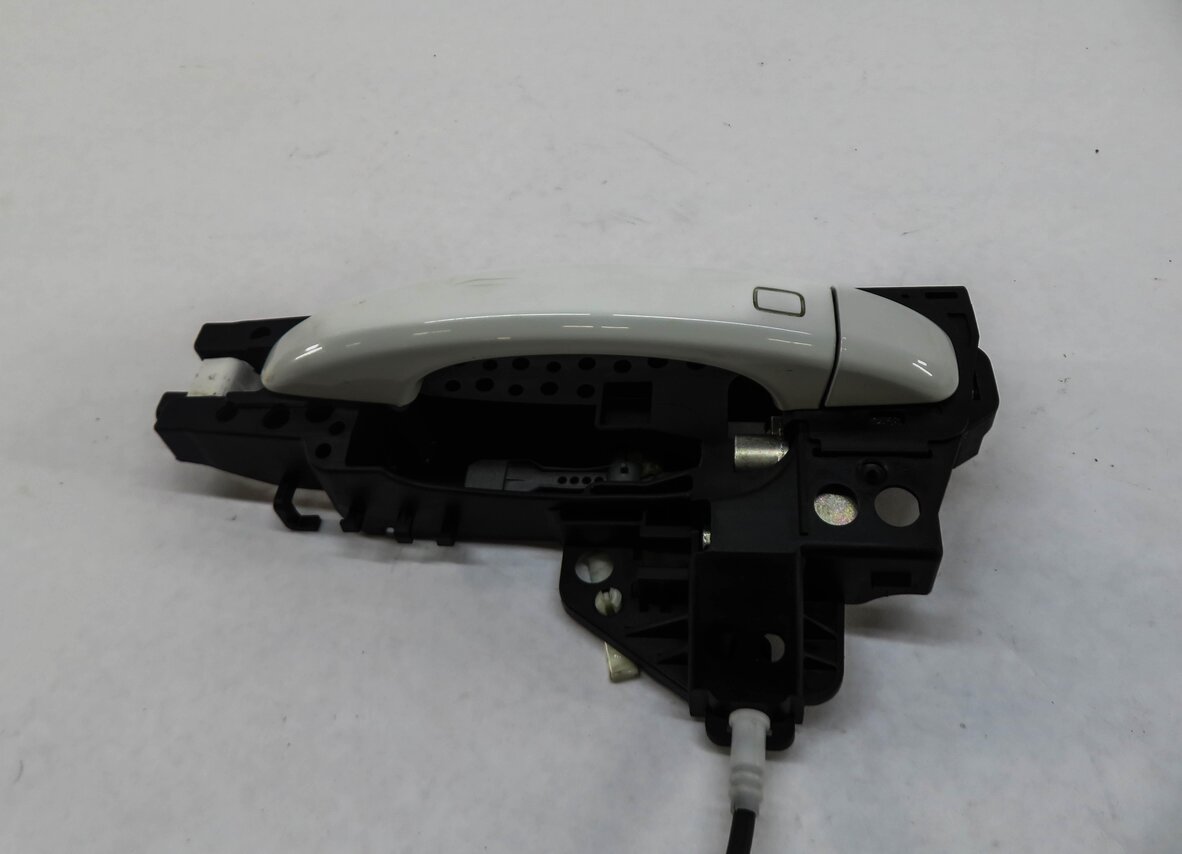 Thumbnail 3: 09-17 AUDI A4 S4 Q5 ALLROAD (B8 8K 8R) LEFT REAR KEYLESS DOOR HANDLE (WHITE)