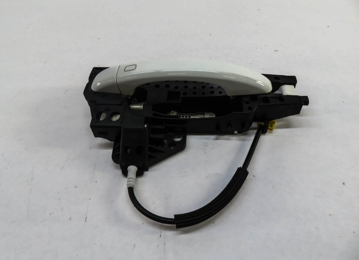 Thumbnail 3: 2009-2017 AUDI A4 S4 Q5 (B8 8K 8R) RIGHT REAR KEYLESS DOOR HANDLE (IBIS WHITE)