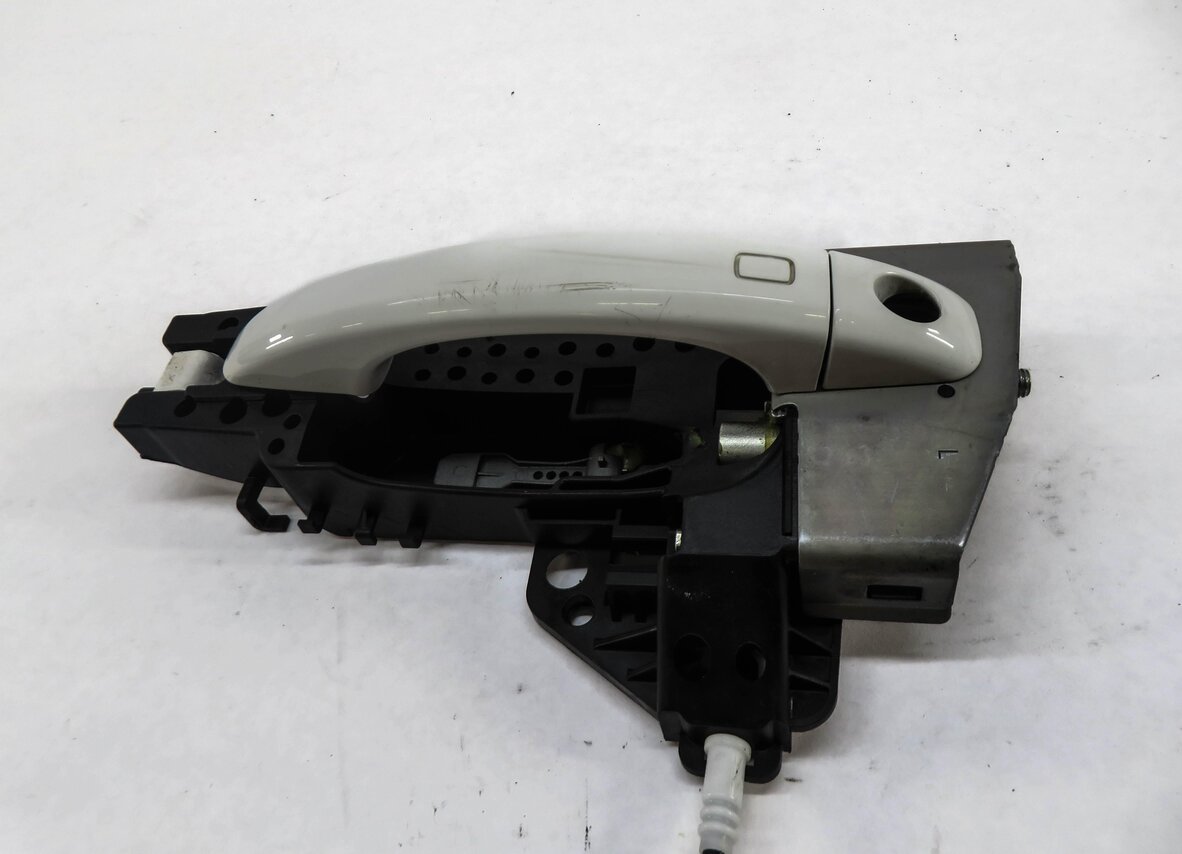 Thumbnail 3: 09-17 AUDI A4 S4 Q5 ALLROAD (B8 8K 8R) LEFT FRONT KEYLESS DOOR HANDLE (WHITE)
