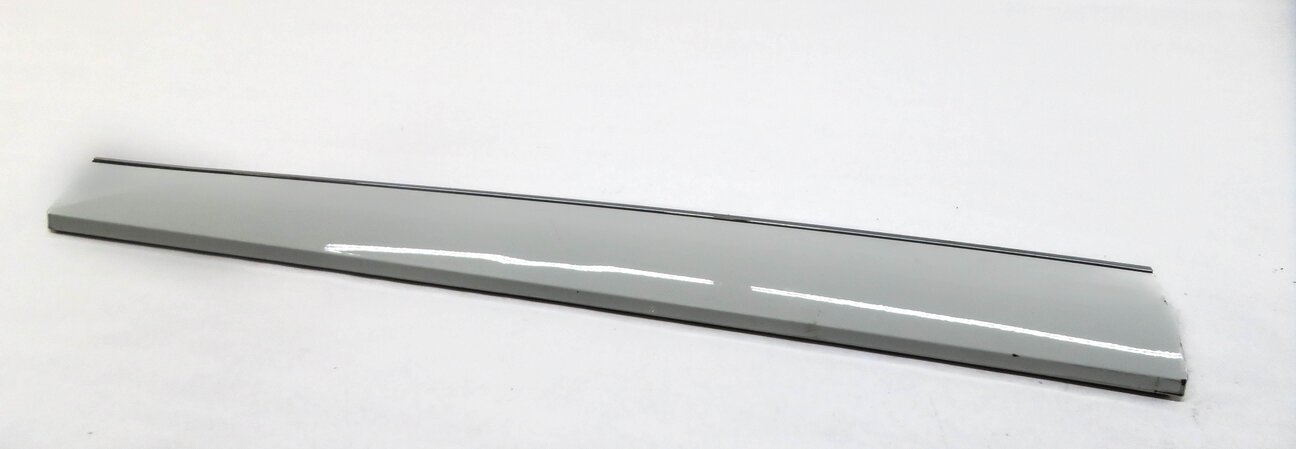 2013 AUDI Q5 (B8 8R) LEFT FRONT DRIVER DOOR MOULDING RUNNER TRIM PANEL (WHITE)
