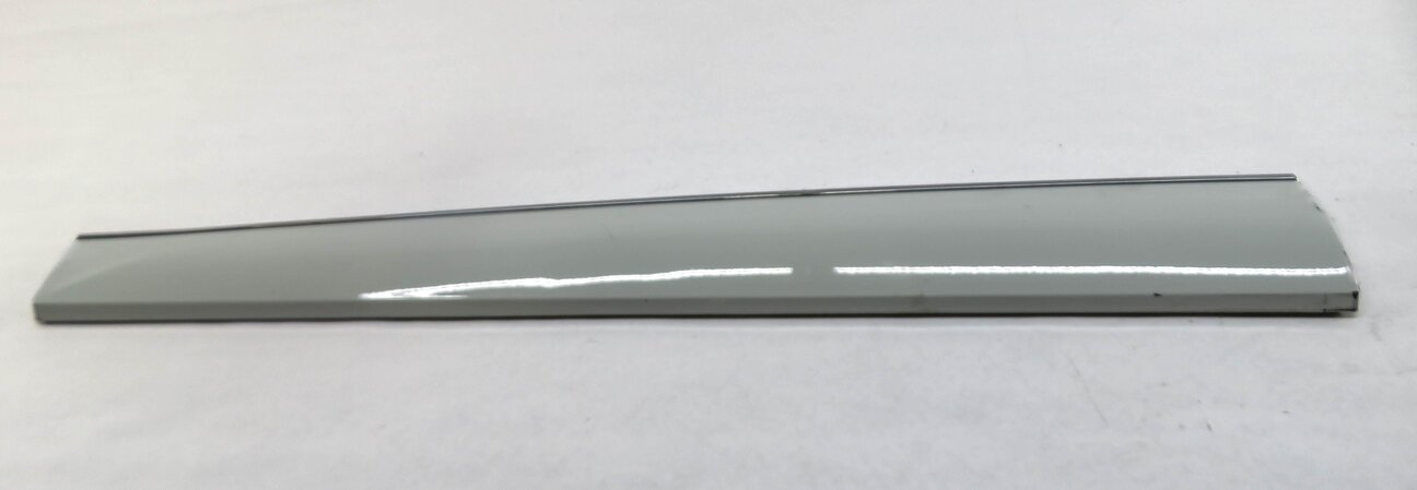 Thumbnail 2: 2013 AUDI Q5 (B8 8R) LEFT FRONT DRIVER DOOR MOULDING RUNNER TRIM PANEL (WHITE)