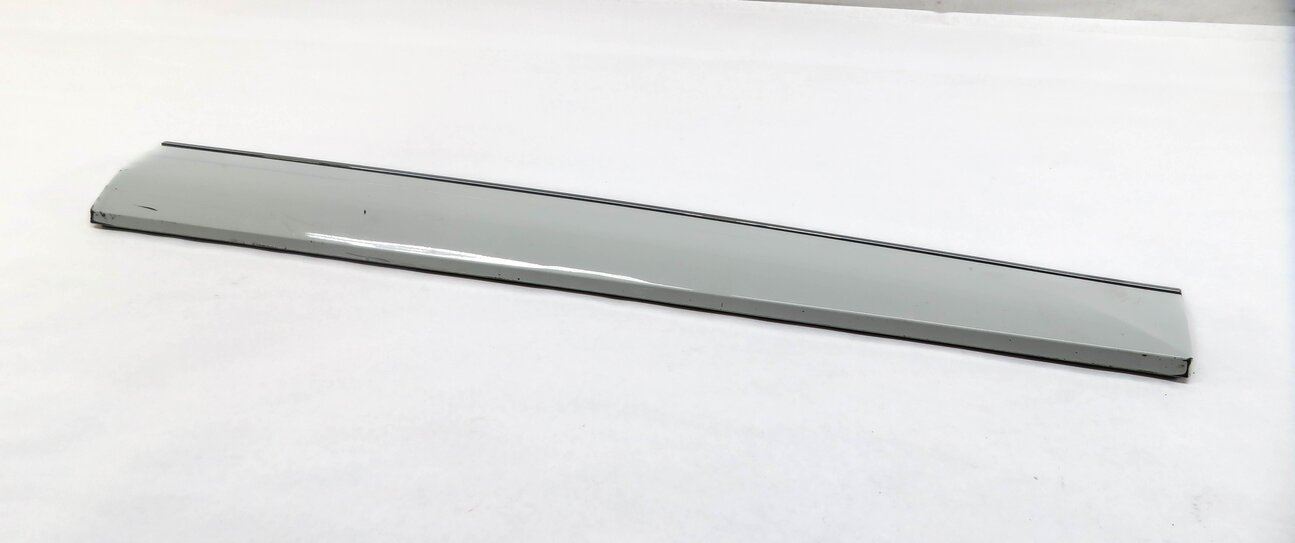 2013 AUDI Q5 (B8 8R) RIGHT FRONT PASSENGER DOOR MOULDING RUNNER TRIM (WHITE)