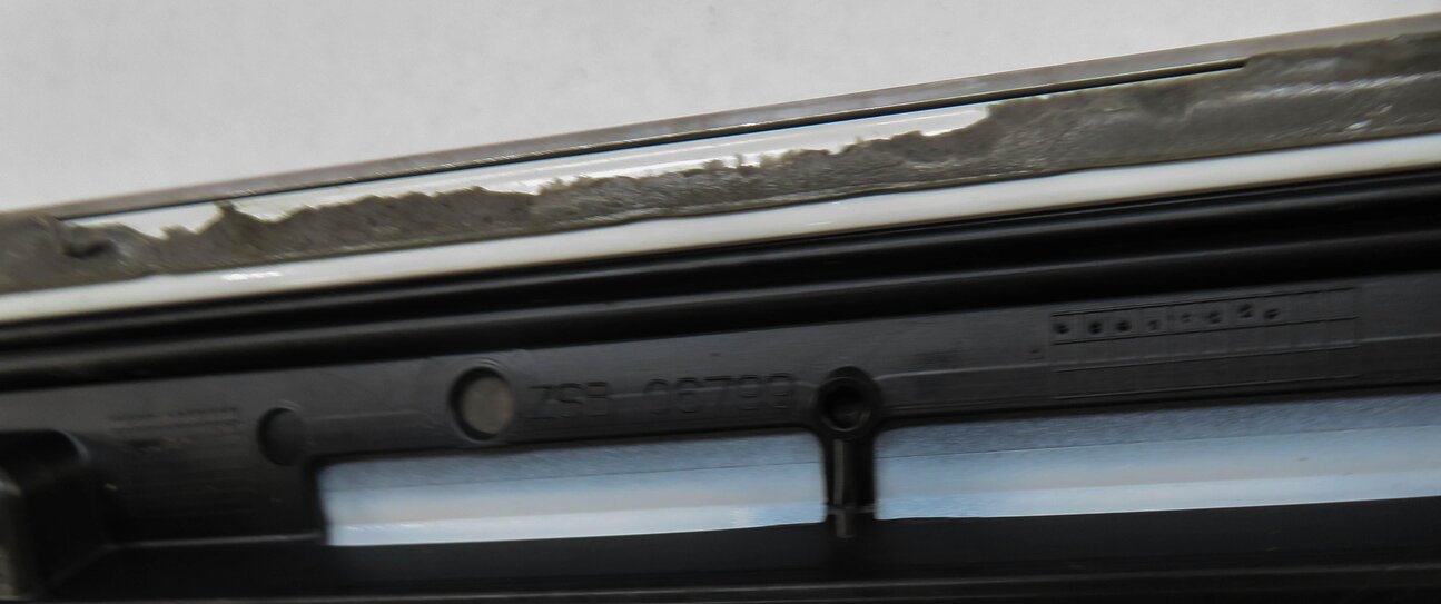Thumbnail 7: 2013 AUDI Q5 (B8 8R) RIGHT FRONT PASSENGER DOOR MOULDING RUNNER TRIM (WHITE)
