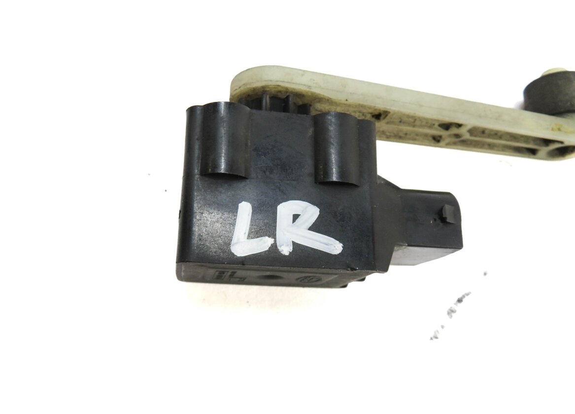 Thumbnail 4: 2008 RANGE ROVER SPORT (L320) REAR LEFT SUSPENSION HEIGHT LEVEL SENSOR