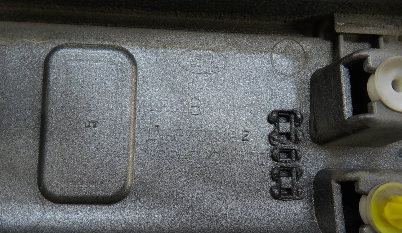 Thumbnail 5: 2008 RANGE ROVER SPORT (L320) REAR TRUNK HATCH TRIM PANEL DGP000192