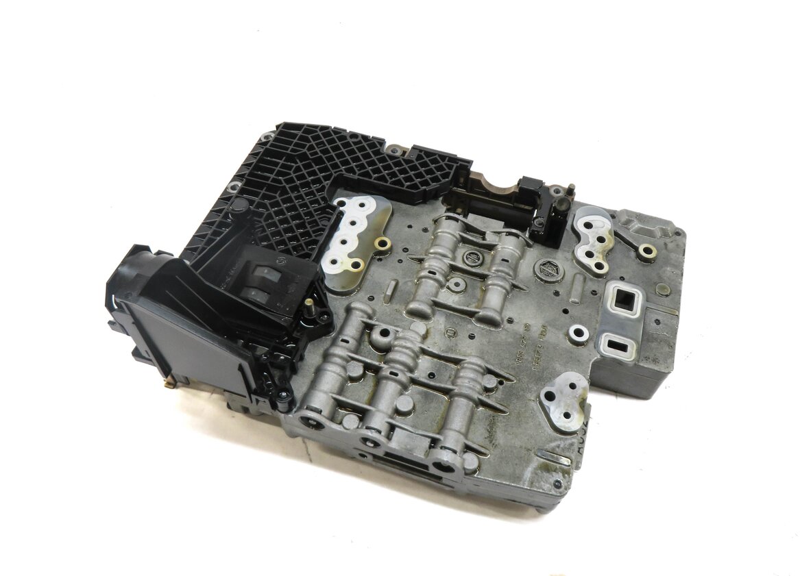 2006-2009 RANGE ROVER SPORT (L320 L322) 4.2L 6HP-26 A/T TRANSMISSION VALVE BODY