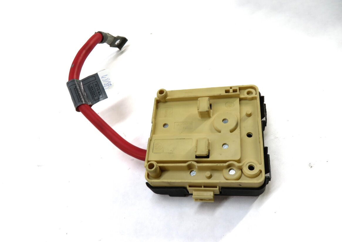 Thumbnail 2: 2006 BMW Z4 (E85) POSITIVE BATTERY POWER JUNCTION BOX