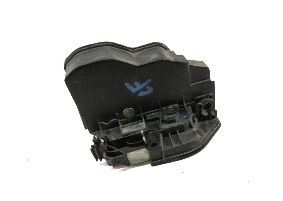 06-18 E87 F22 E90 F01 E60 F10 F06 F12 F13 E65 F04 E70 E71 LEFT FRONT DOOR LATCH