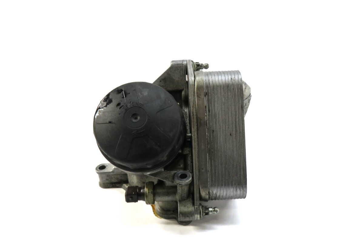 Thumbnail 2: 2006 BMW Z4 (E85) 3.0L N52 ENGINE OIL FILTER HOUSING