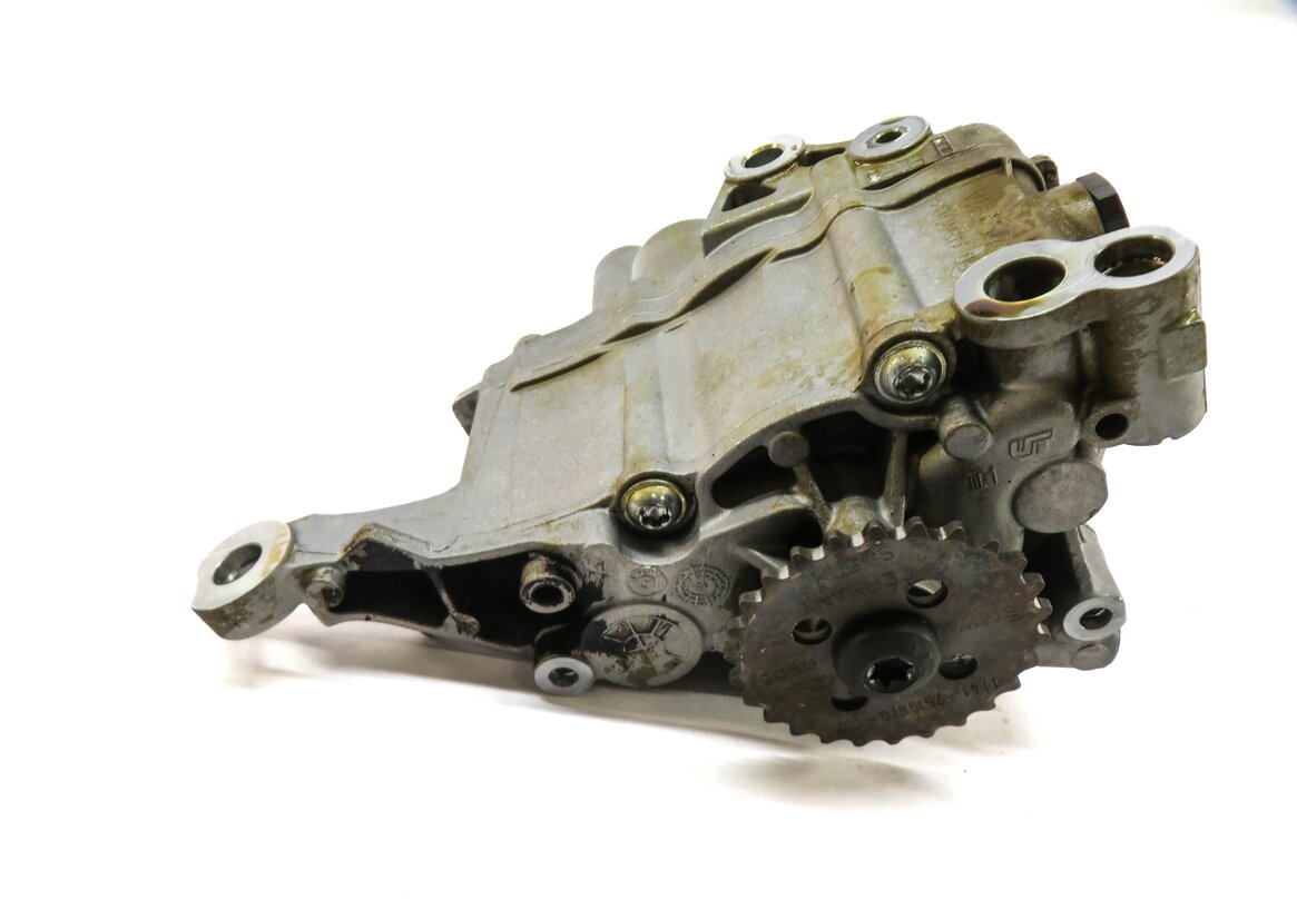Thumbnail 5: 2006 BMW Z4 (E85) 3.0L N52 ENGINE OIL PUMP