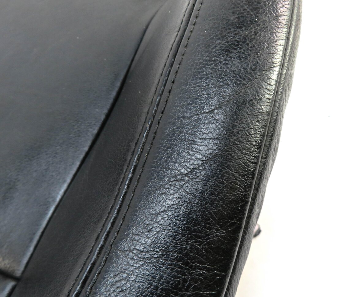 Thumbnail 6: 2006 BMW Z4 (E85) RIGHT FRONT PASSENGER LOWER BOTTOM HEATED SEAT CUSHION (BLACK)