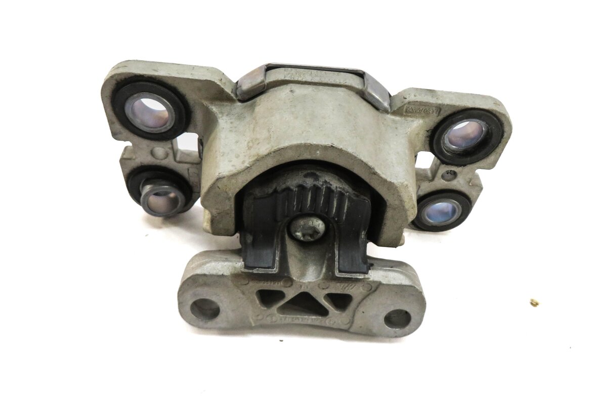 2015 RANGE ROVER EVOQUE (L538) 2.0L TURBO ENGINE TRANSMISSION MOUNT BRACKET