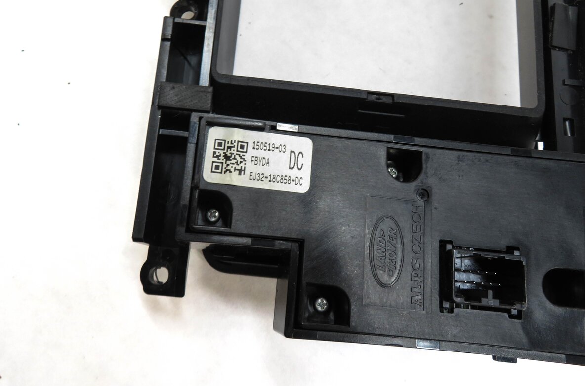 Thumbnail 5: 12-15 RANGE ROVER EVOQUE (L538) RADIO STEREO NAVIGATION SWITCH PANEL SCREEN TRIM