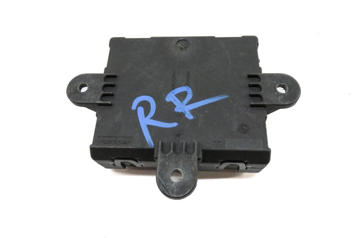 Thumbnail 3: 2015 RANGE ROVER EVOQUE (L538) RIGHT REAR DOOR CONTROL MODULE