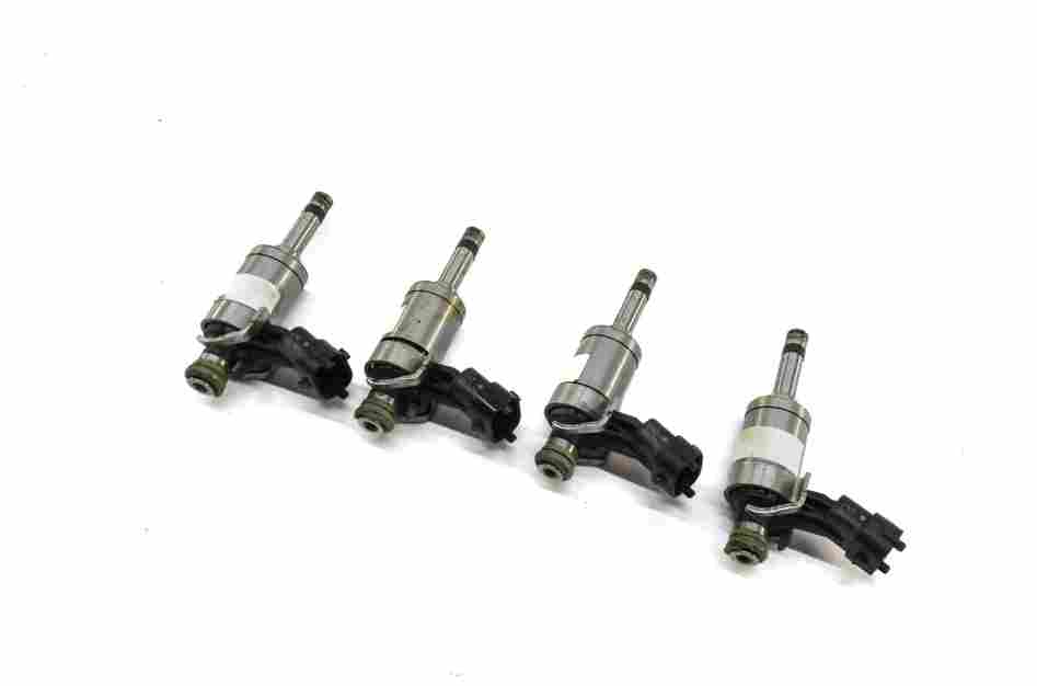 12-17 LR2 DISCOVERY SPORT RANGE ROVER EVOQUE (L538 L550) 2.0L FUEL INJECTOR SET