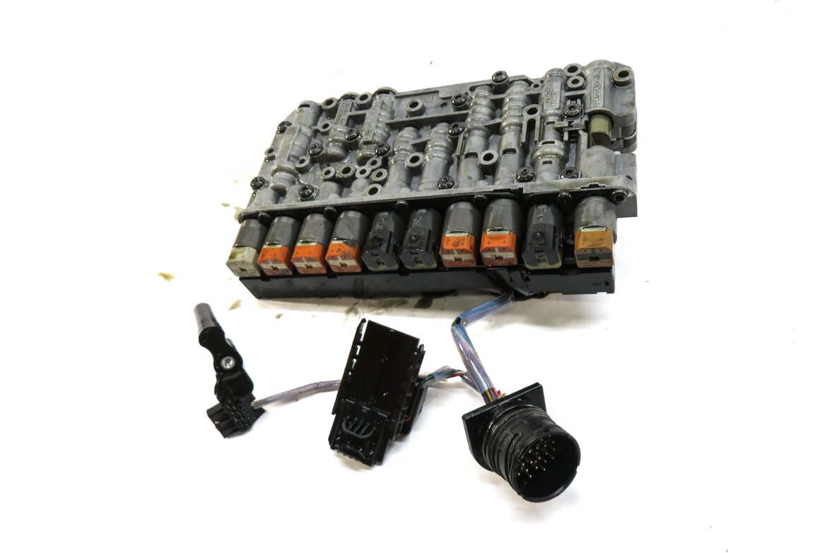 Thumbnail 6: 2014-2015 RANGE ROVER EVOQUE (L538) 9HP-48 AUTOMATIC TRANSMISSION VALVE BODY