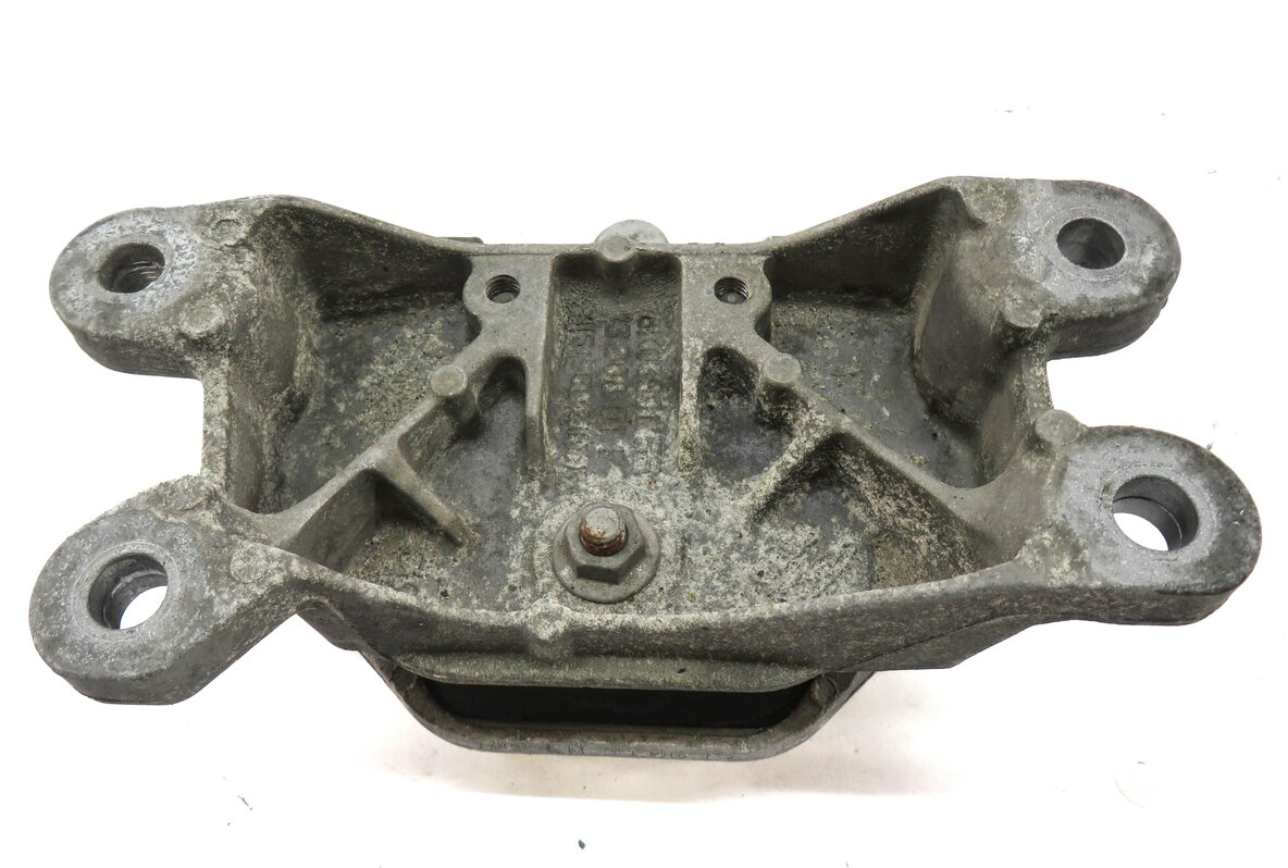 Thumbnail 3: 2013 AUDI S4 (B8 8K) 3.0L CGXC SUPERCHARGED ENGINE TRANSMISSION MOUNT BRACKET
