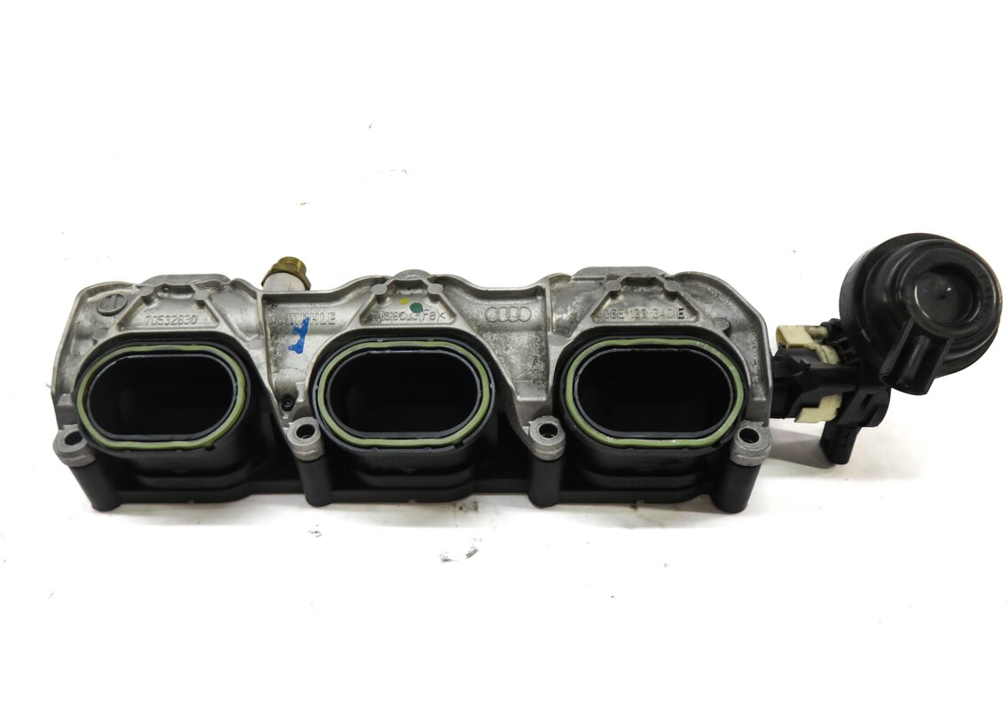 Thumbnail 2: 2013 AUDI S4 (B8 8K) 3.0L CGXC ENGINE RIGHT LOWER INTAKE MANIFOLD DIFFUSER RAIL