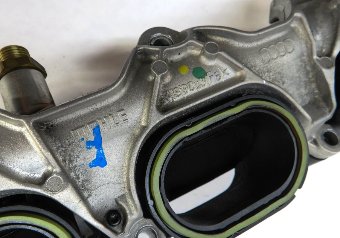 Thumbnail 5: 2013 AUDI S4 (B8 8K) 3.0L CGXC ENGINE RIGHT LOWER INTAKE MANIFOLD DIFFUSER RAIL