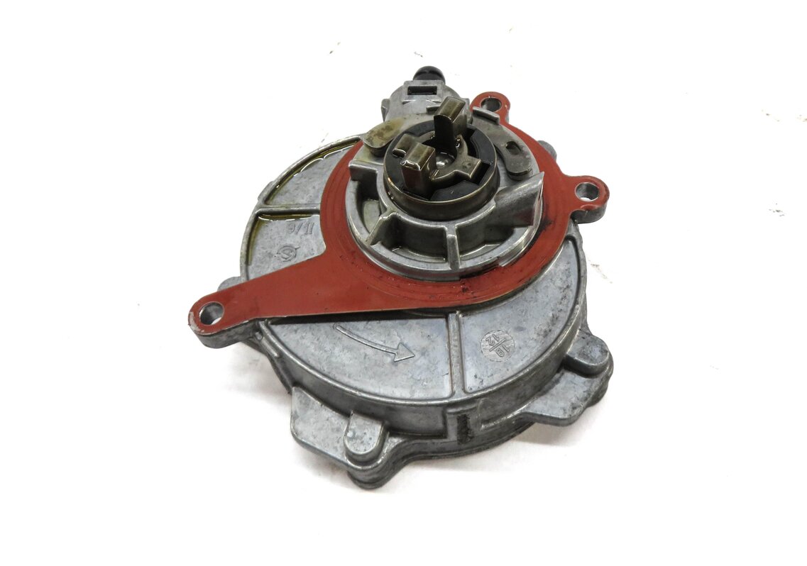 Thumbnail 3: 2012-2017 AUDI A6 A7 Q5 S4 S6 RQ5 TOUAREG - 3.0L ENGINE BRAKE VACUUM PUMP