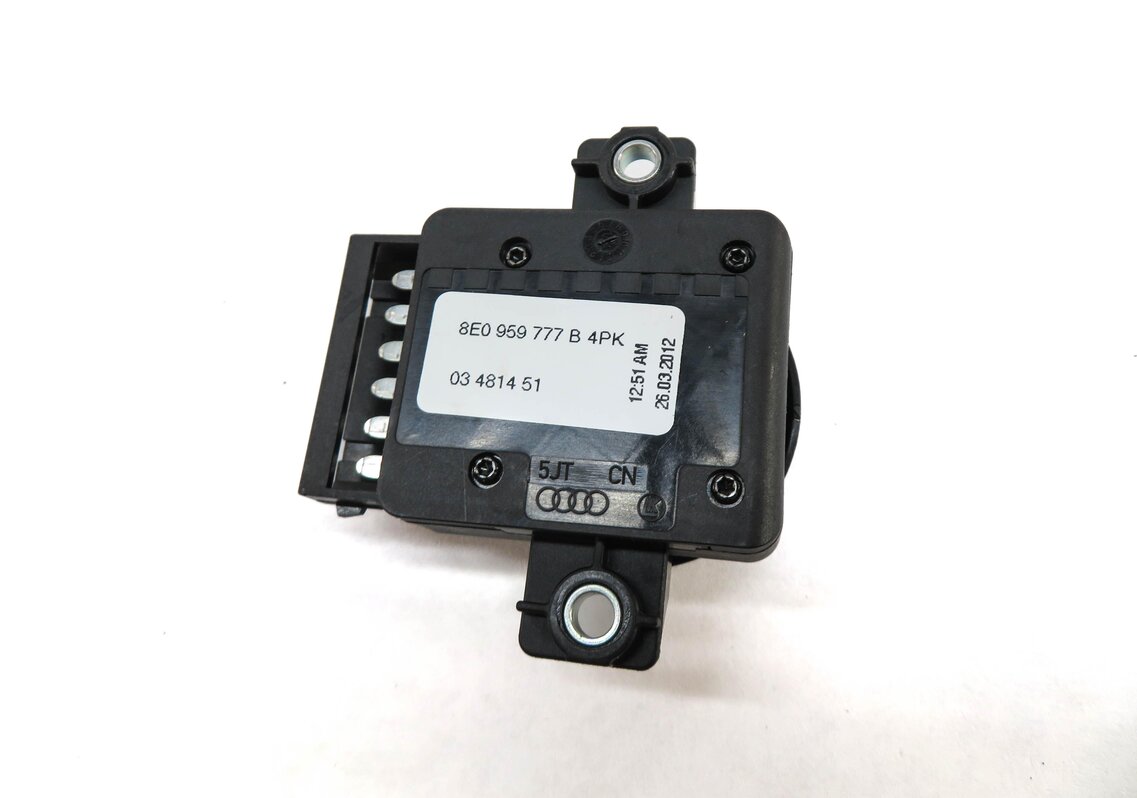 Thumbnail 4: 2013 AUDI S4 (B8 8K) RIGHT FRONT PASSENGER SEAT ADJUST ADJUSTMENT SWITCH BUTTON