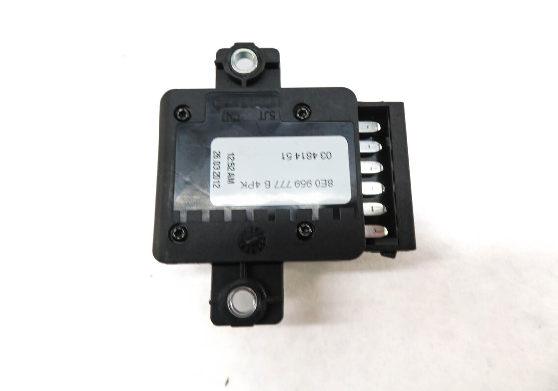 Thumbnail 4: 2013 AUDI S4 (B8 8K) LEFT FRONT DRIVER SEAT ADJUST ADJUSTMENT SWITCH BUTTON