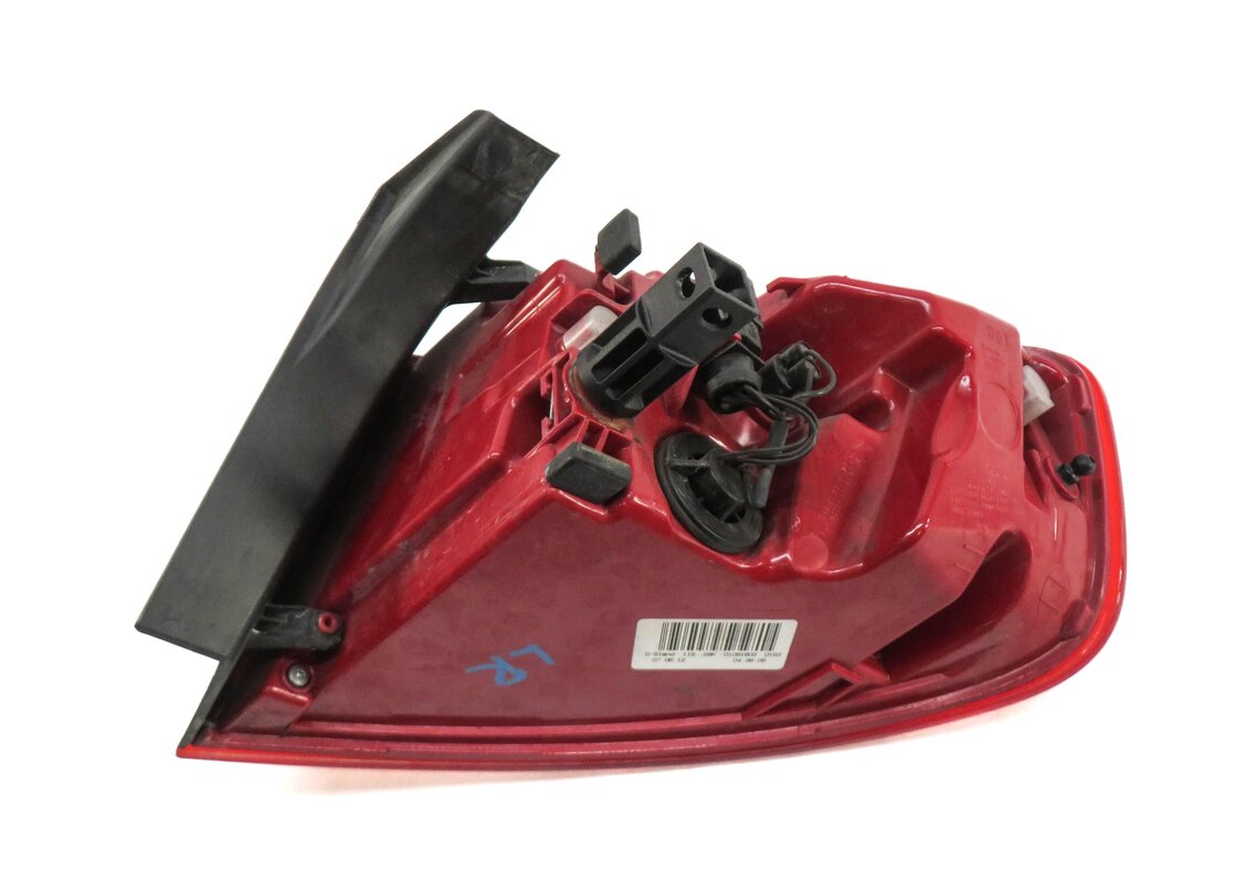Thumbnail 5: 2013-2016 AUDI A4 S4 (B8 8K) LEFT DRIVER OUTER TAILLIGHT BRAKE LIGHT LAMP - LED
