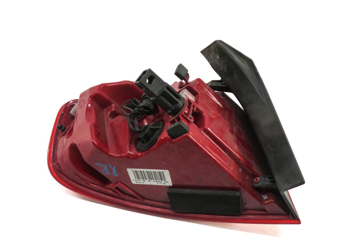 Thumbnail 4: 13-16 AUDI A4 S4 B8 8K REAR RIGHT PASSENGER OUTER TAILLIGHT BRAKE LIGHT LAMP LED