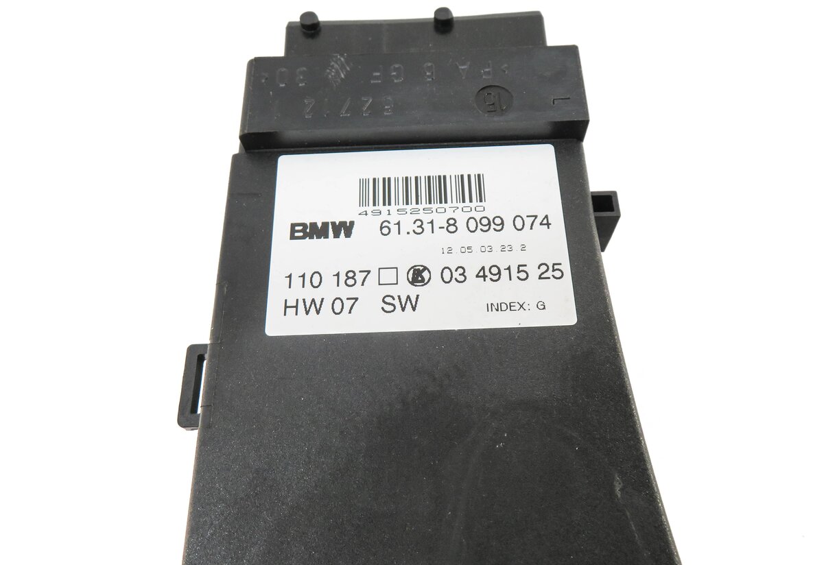 Thumbnail 5: 2003 BMW Z4 (E85) RIGHT FRONT PASSENGER SEAT ADJUSTMENT ADJUST SWITCH BUTTON