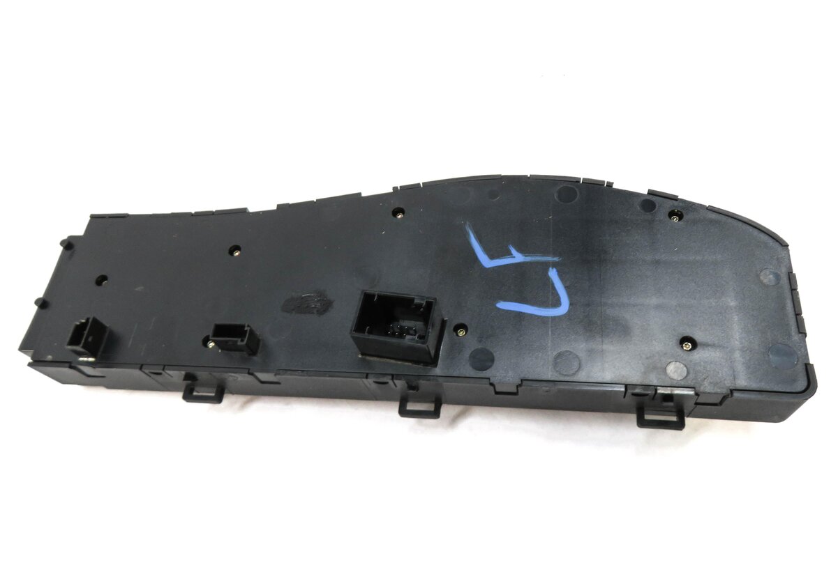 Thumbnail 4: 2003 BMW Z4 (E85) LEFT FRONT DRIVER MEMORY SEAT ADJUSTMENT ADJUST SWITCH BUTTON