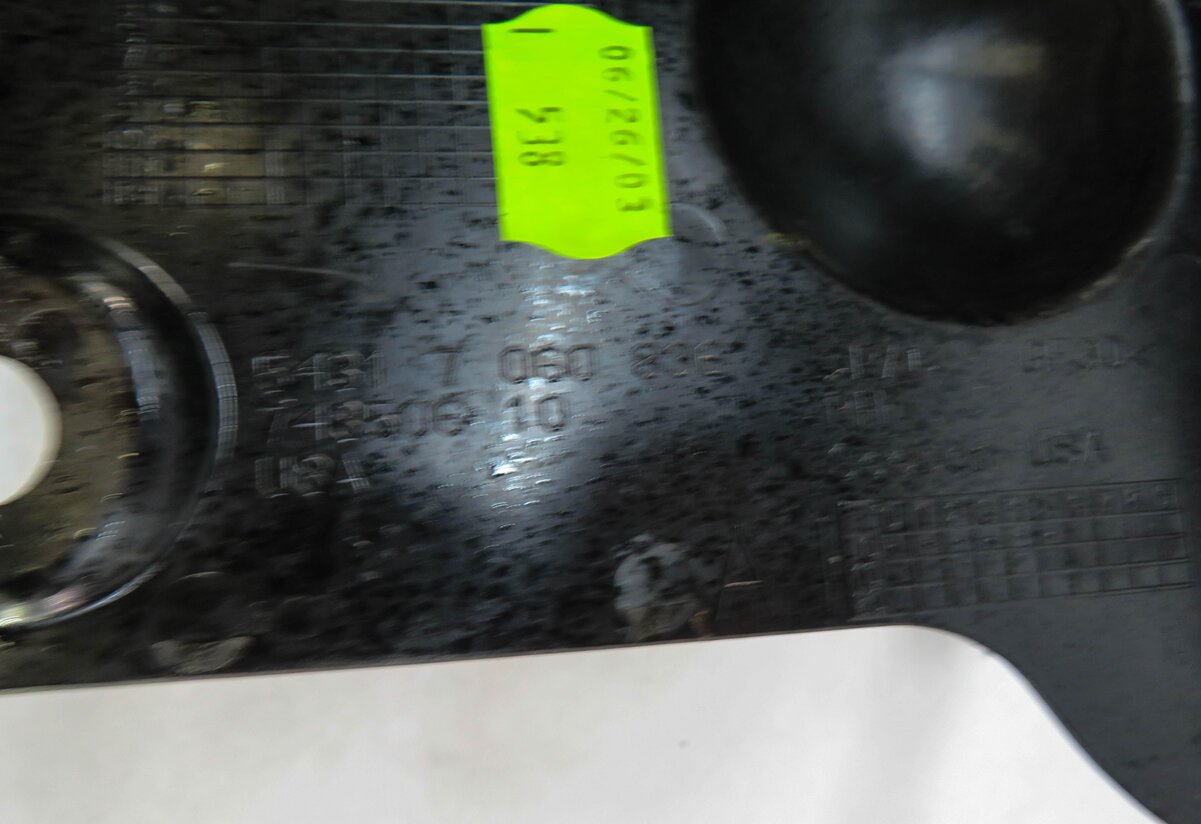 Thumbnail 7: 2003 BMW Z4 (E85) CONVERTIBLE TOP FOLDING COVER PANEL TRIM