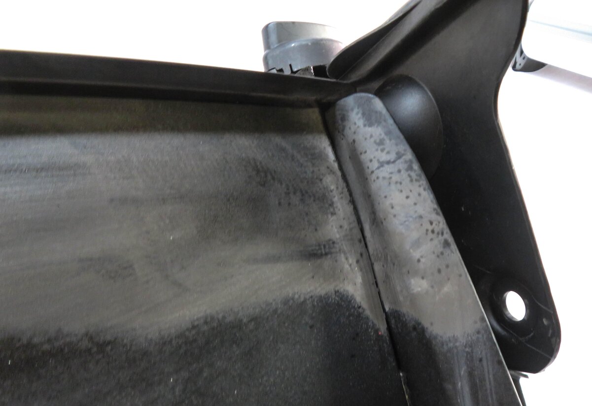 Thumbnail 9: 2003 BMW Z4 (E85) CONVERTIBLE TOP FOLDING COVER PANEL TRIM
