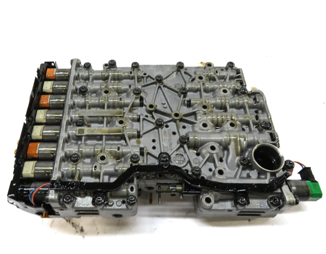 Thumbnail 4: 11-14 BMW X5 X6 (E70 E71) 4.4TT 8HP-70X AUTOMATIC TRANSMISSION A/T VALVE BODY
