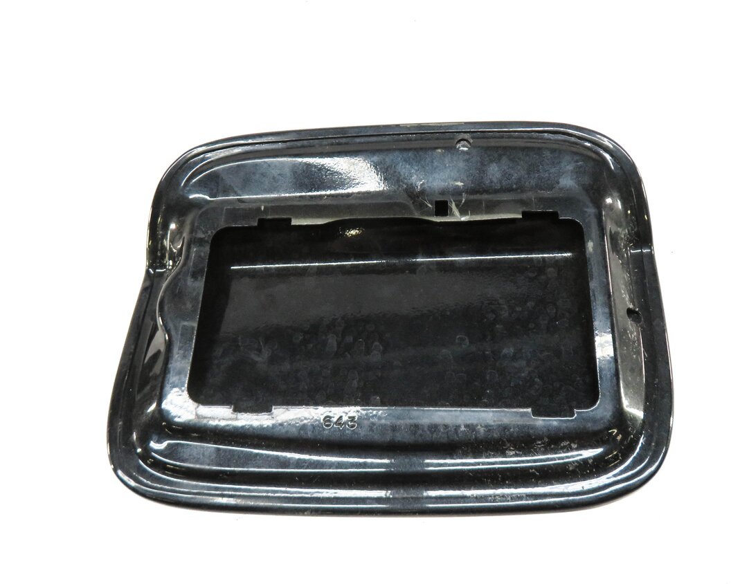 Thumbnail 4: 07-13 BMW X5 (E70) FUEL TANK DOOR LID COVER TRIM (BLACK SAPPHIRE METALLIC 475)