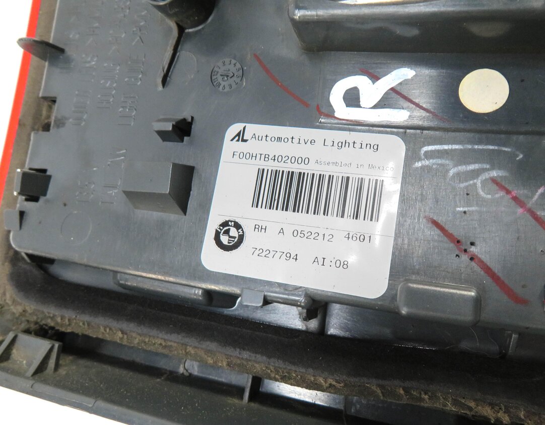 Thumbnail 6: 11-13 BMW X5 X5M (E70) RIGHT PASSENGER INNER TAILLIGHT LIGHT LAMP (INCANDESCENT)