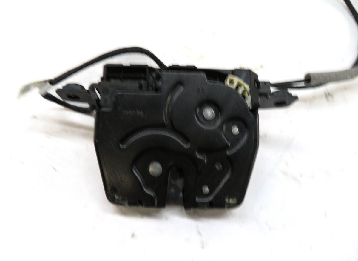 Thumbnail 6: 2011 BMW 550iGT (F07) REAR UPPER TRUNK LOCK LATCH ACTUATOR w/ SOFT CLOSE MOTOR