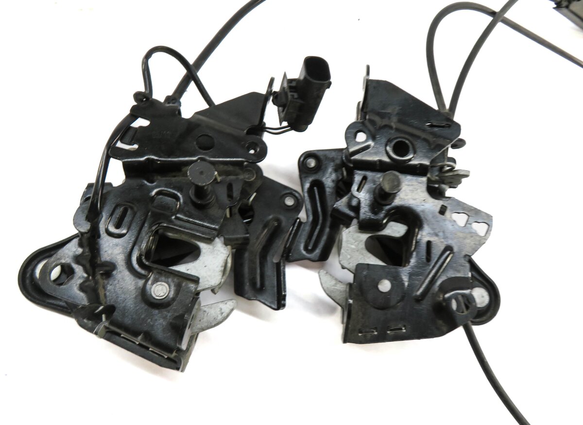 Thumbnail 3: 2011 BMW 550iGT (F07) FRONT LEFT & RIGHT LOWER HOOD LOCK LATCH SET w/ CABLE