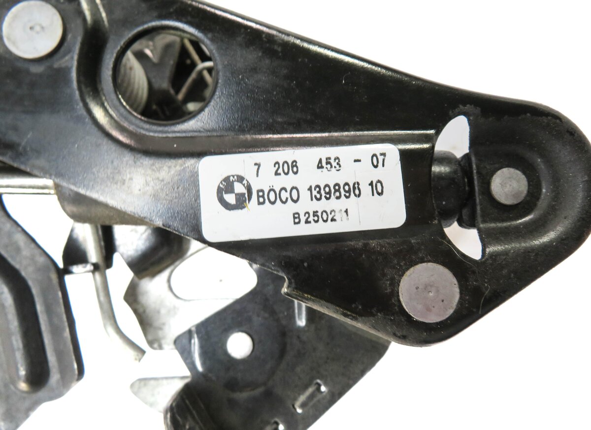 Thumbnail 8: 2011 BMW 550iGT (F07) FRONT LEFT & RIGHT LOWER HOOD LOCK LATCH SET w/ CABLE