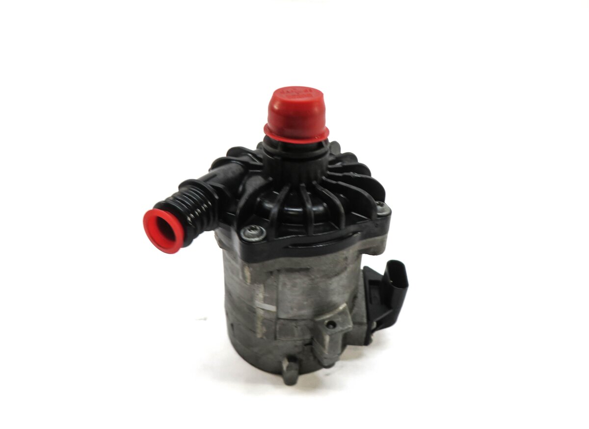 Thumbnail 2: 2011 BMW 550iGT (F07) 4.4L N63 TWIN TURBO ENGINE AUXILIARY WATER PUMP