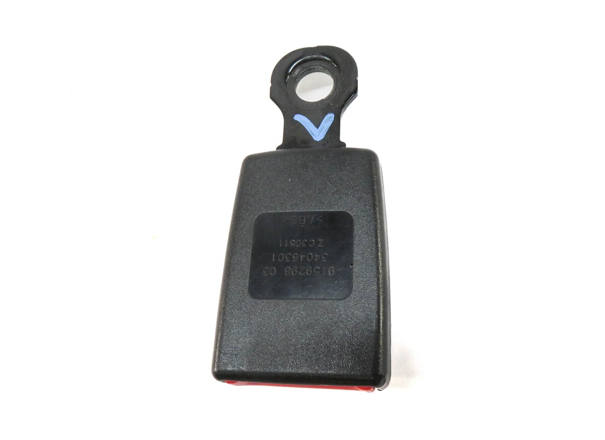 Thumbnail 4: 2011 BMW 550iGT (F07) REAR SEAT LEFT CENTER RIGHT SEATBELT BUCKLE RECEIVER SET-3