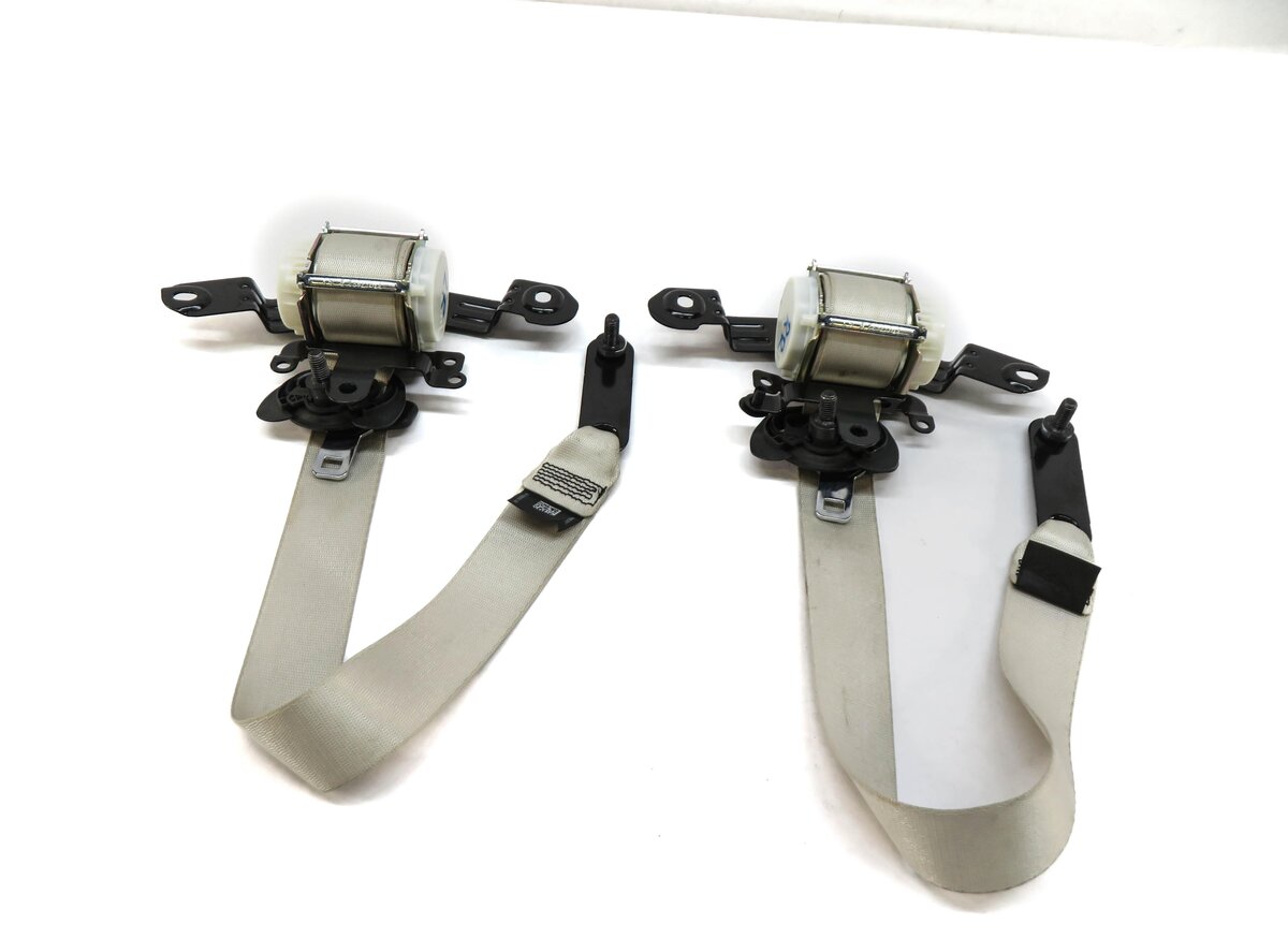 Thumbnail 2: 2011 BMW 550iGT (F07) LEFT & RIGHT REAR SEAT SEATBELT RETRACTOR SET (IVORY)